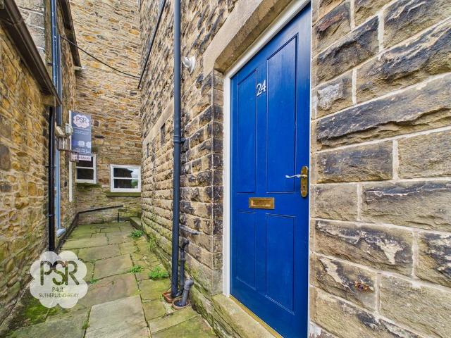 Flat for sale in Low Leighton, High Peak