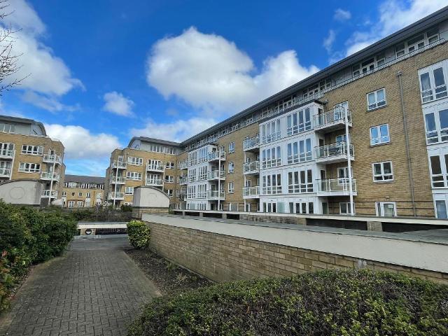 Flat for sale in Isle Of Dogs, Isle Of Man