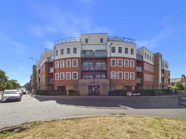 Flat for sale in Walton, Aylesbury