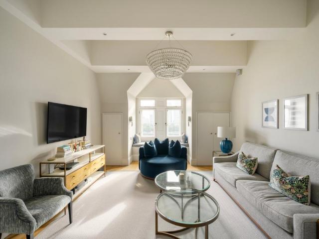 Flat for sale in Westminster, Greater London