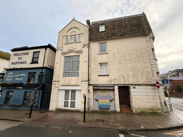Flat for sale in Blacklands, Guestling Green