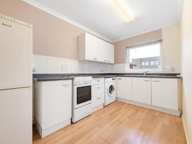 Flat for sale in Swanley, The Butts