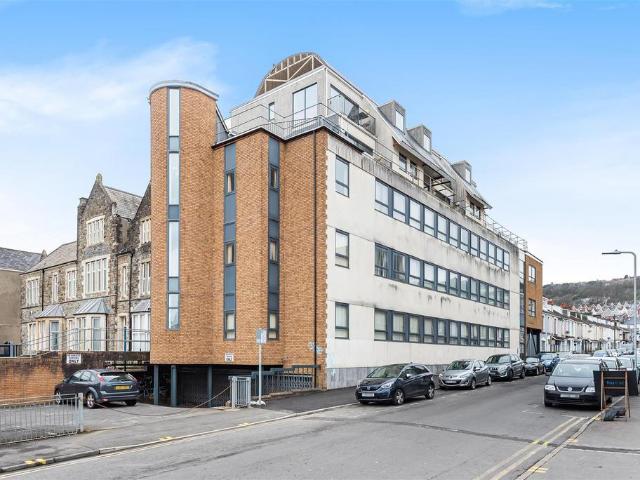 Flat for sale in Mount Pleasant, Nangreaves