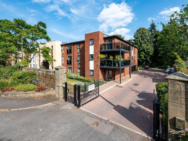 Flat for sale in Tettenhall, West Midlands
