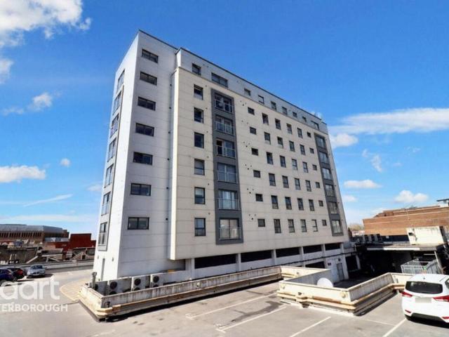 Flat for sale in Eastgate, Peterborough