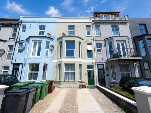 Flat for sale in Broomgrove, Guestling Green