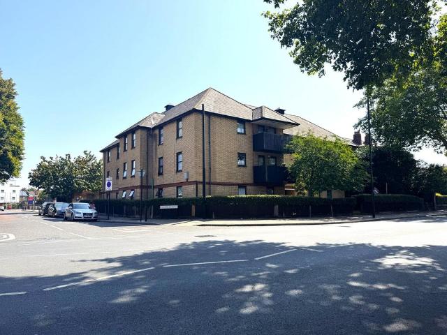 Flat for sale in Beckton, Greater London