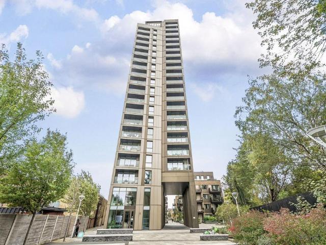 Flat for sale in London Borough of Lewisham, New Cross