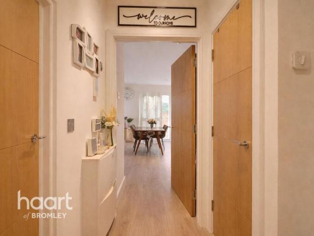 Flat for sale in Widmore, Greater London