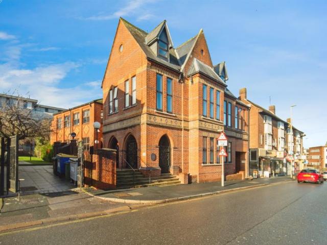 Flat for sale in Priest Down, Hampshire