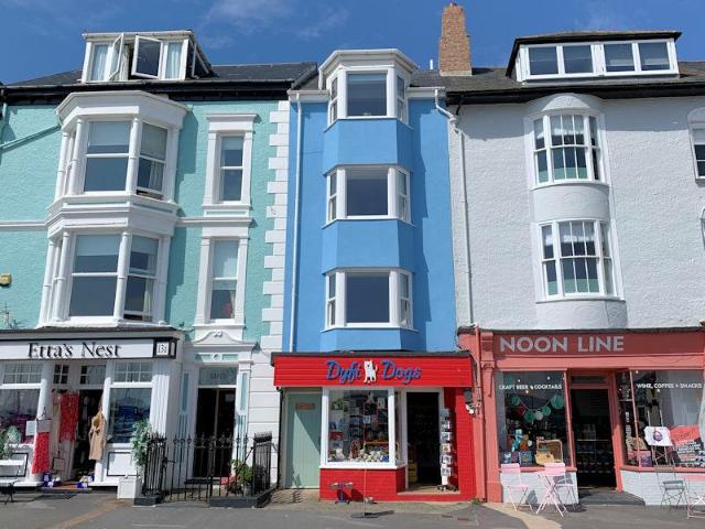 Flat for sale in Aberdyfi, Wales