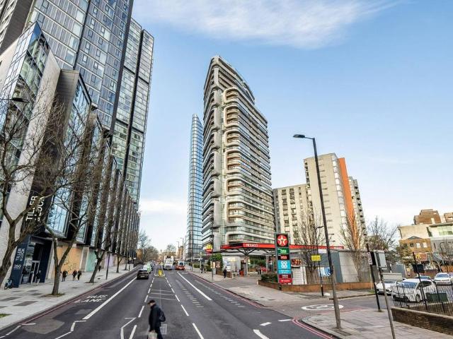 Flat for sale in Finsbury, Greater London