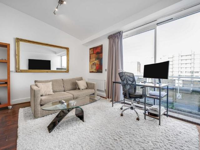 Flat for sale in St. John's Wood, Greater London