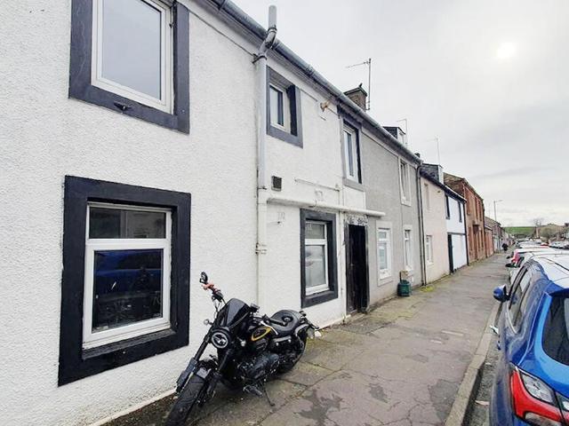 Flat for sale in Greenholm, Scotland