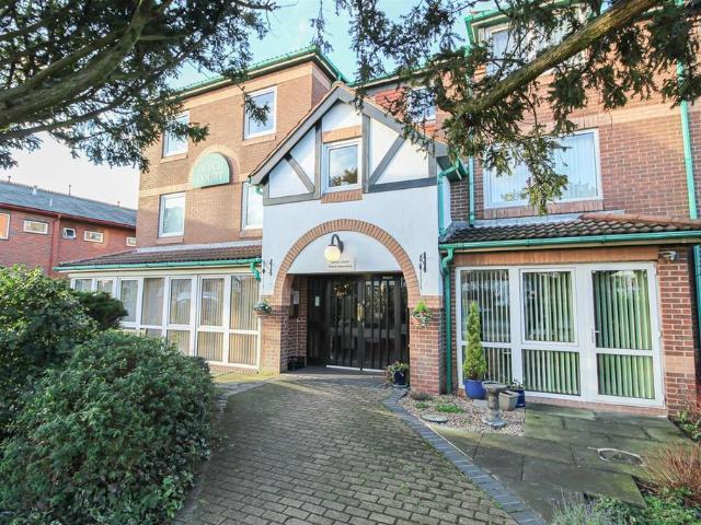 Flat for sale in Woodthorpe, Gedling