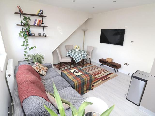 Flat for sale in Temple Fortune, Isle Of Man