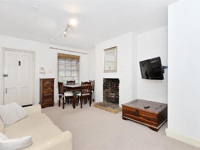 Flat for sale in St. John's Wood, Greater London