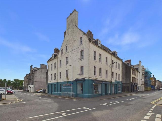 Flat for sale in Bridgend, Moneydie