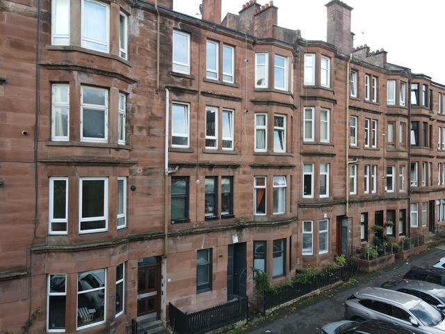 Flat for sale in Thornwood, Glasgow