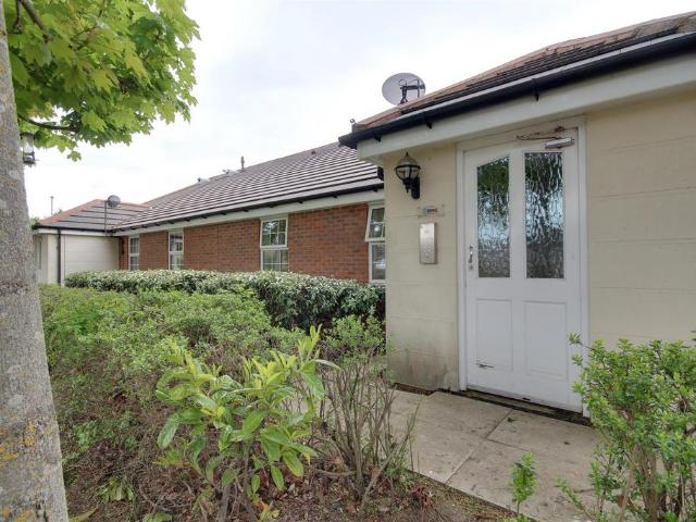 Flat for sale in Elloughton-cum-Brough, Brough