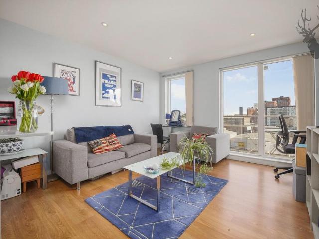 Flat for sale in Bromley-by-Bow, Poplar Grove