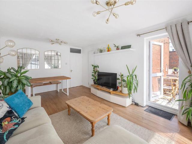 Flat for sale in Shortlands, Greater London
