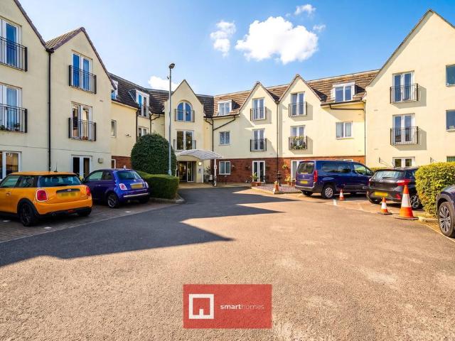 Flat for sale in Blossomfield, Solihull