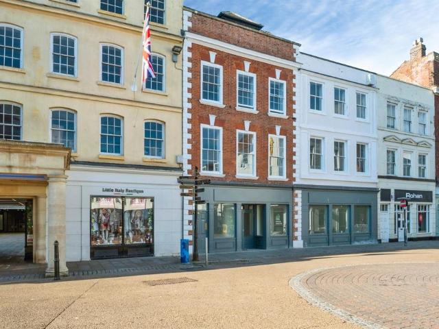 Flat for sale in St Clements, Worcestershire