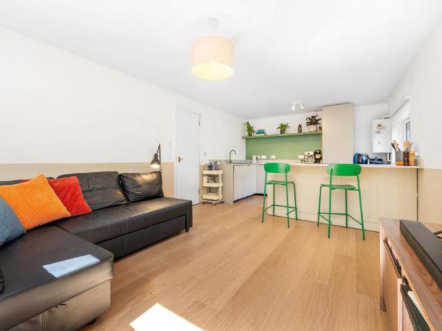 Flat for sale in West Norwood, Greater London