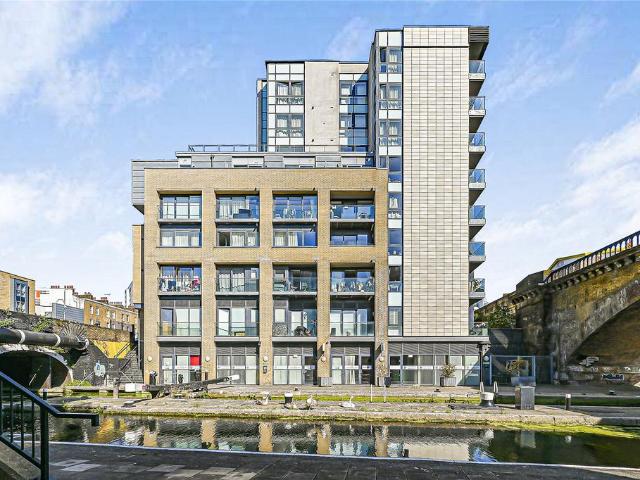 Flat for sale in Ratcliffe, Limehouse
