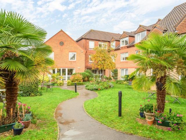 Flat for sale in Blackhills, Surrey