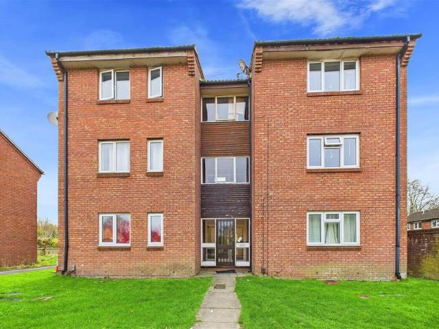 Flat for sale in West End, Clevedon