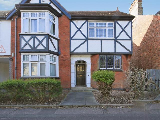 Flat for sale in Woodston, Peterborough