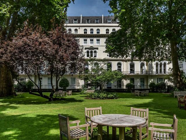 Flat for sale in Bayswater, Greater London
