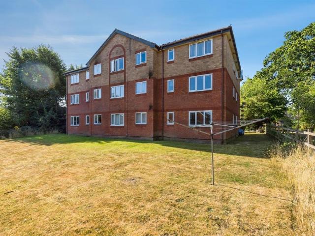 Flat for sale in Glynde, West Sussex
