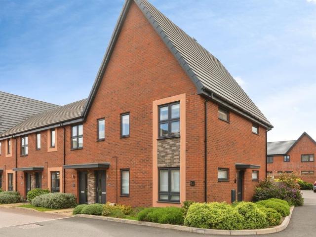 Flat for sale in Stoke Gifford, South Gloucestershire