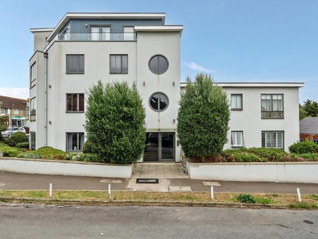 Flat for sale in Fishersgate, West Sussex