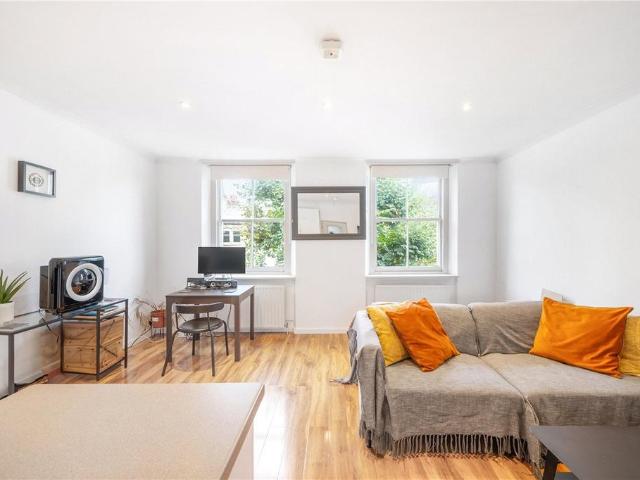 Flat for sale in Chalk Farm, Primrose Hill