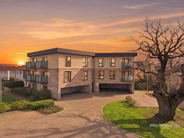 Flat for sale in Debden Green, Epping