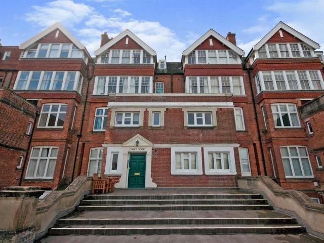 Flat for sale in Central, Heathlands