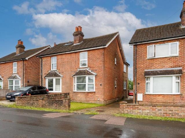 Flat for sale in Alderbrook, Cross In Hand