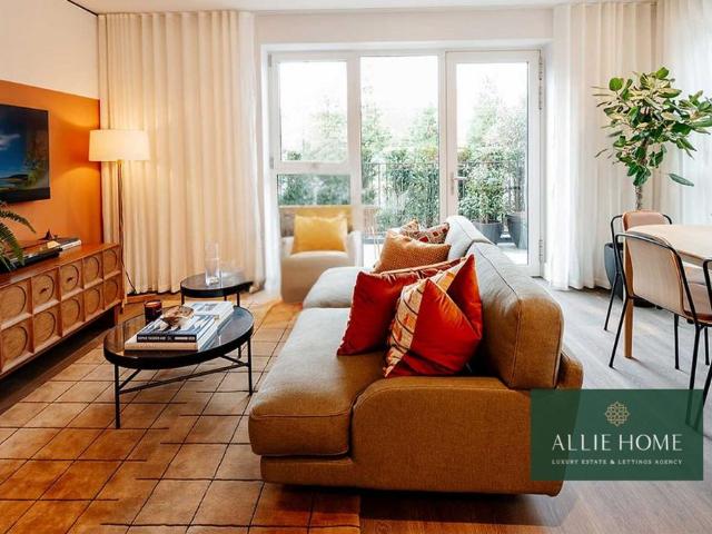 Flat for sale in Bromley-by-Bow, Greater London
