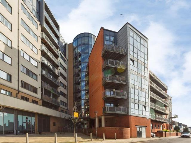 Flat for sale in Gants Hill, Isle Of Man