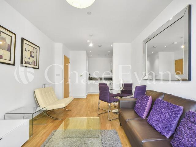Flat for sale in Silvertown, Greater London