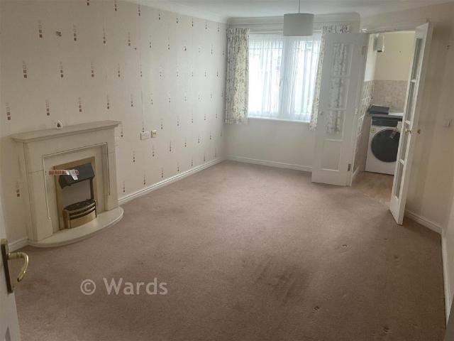 Flat for sale in Oxenden, The Bridge