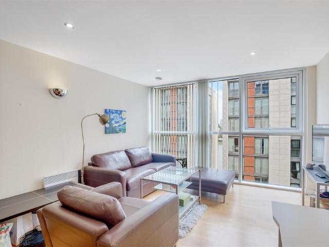 Flat for sale in London Borough of Newham, Greater London