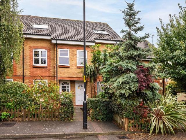Flat for sale in Old Kent Road, Greater London