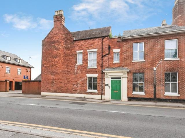 Flat for sale in Worcestershire