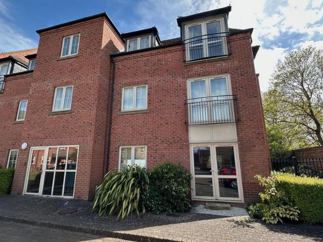 Flat for sale in Lincoln, Ermine West