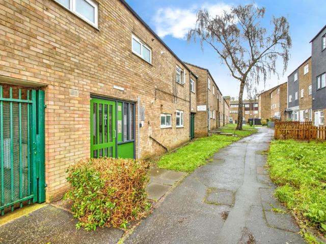 Flat for sale in Phippsville, Northampton
